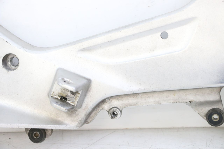 photo de PLATINE CALE PIED AVANT DROIT HONDA ST PAN EUROPEAN 1300 (2002 - 2013)