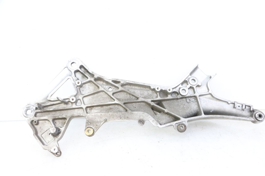 photo de PLATINE CALE PIED AVANT DROIT HONDA ST PAN EUROPEAN 1300 (2002 - 2013)