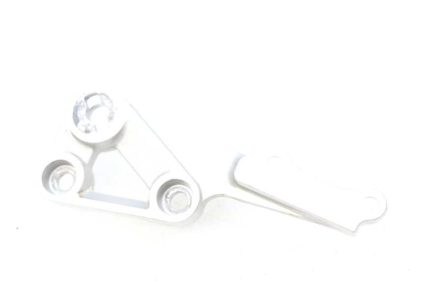 photo de PLATINE CALE PIED AVANT DROIT SUZUKI SV N 650 (1999 - 2002)