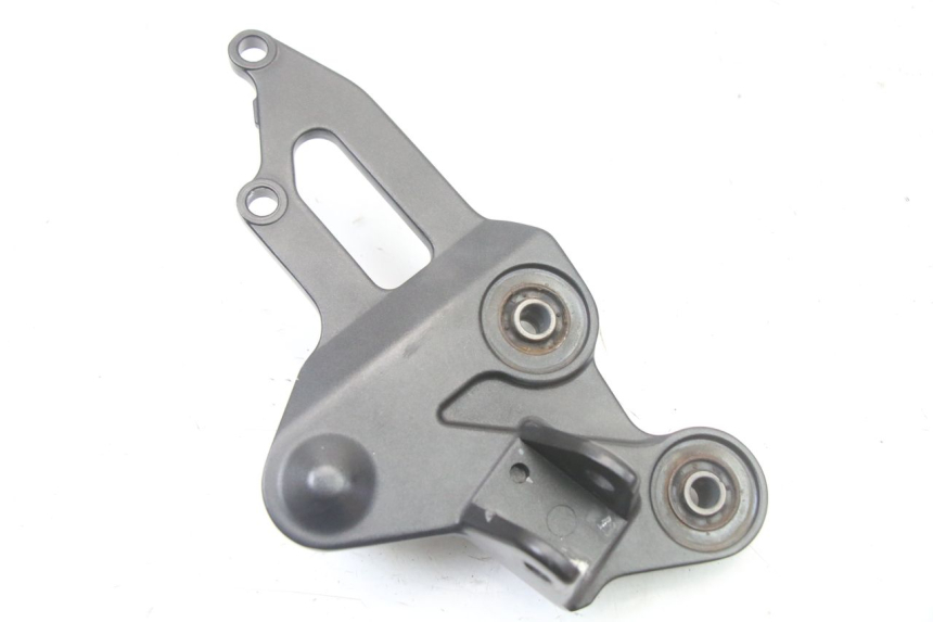 photo de PLATINE CALE PIED AVANT DROIT YAMAHA TRACER 7 700 (2020 - 2024)