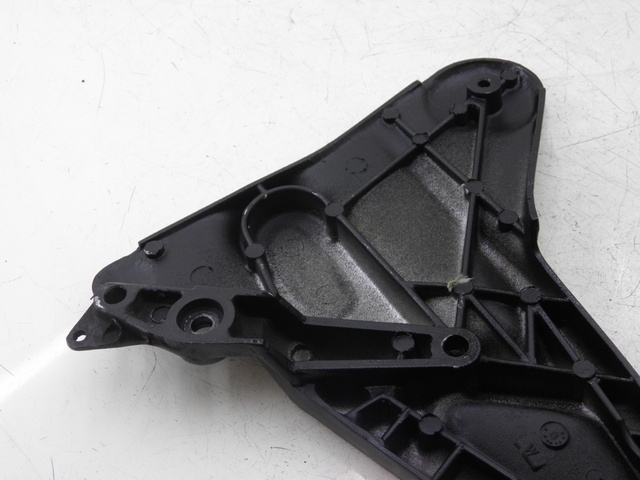 photo de PLATINE CALE PIED AVANT DROIT TRIUMPH TROPHY 1200 (1996 - 2003) - Autre angle de vue