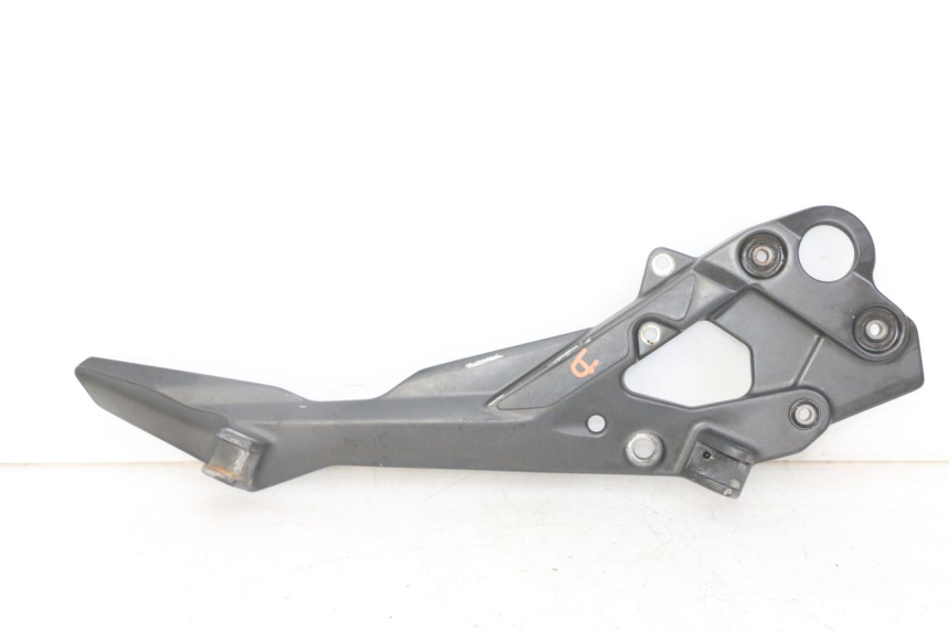 photo de PLATINE CALE PIED AVANT DROIT YAMAHA XJ6 ABS 600 (2008 - 2016)