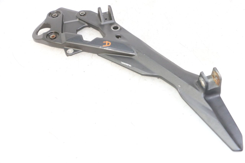 photo de PLATINE CALE PIED AVANT DROIT YAMAHA XJ6 ABS 600 (2008 - 2016)