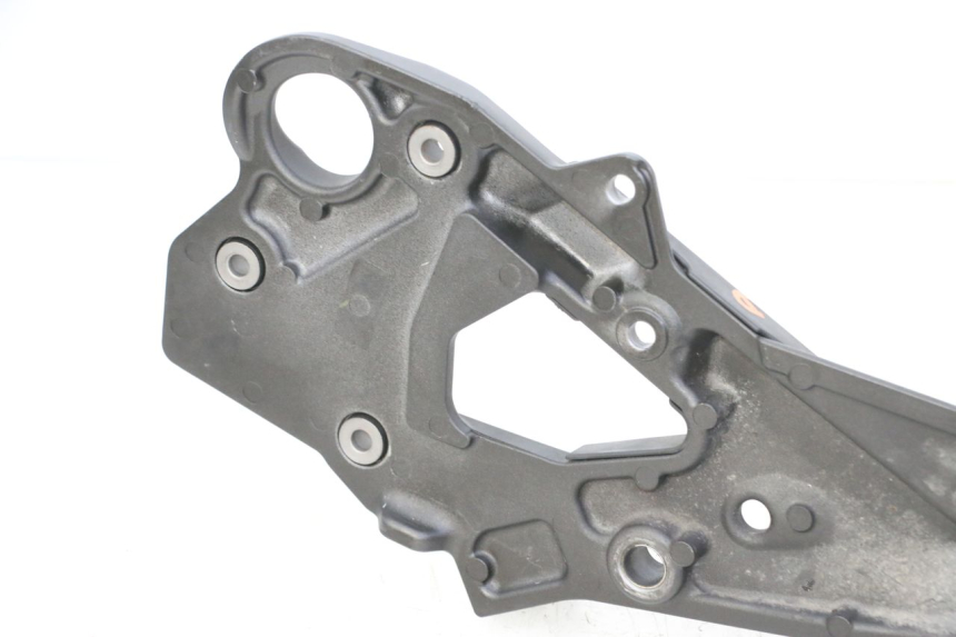 photo de PLATINE CALE PIED AVANT DROIT YAMAHA XJ6 ABS 600 (2008 - 2016)