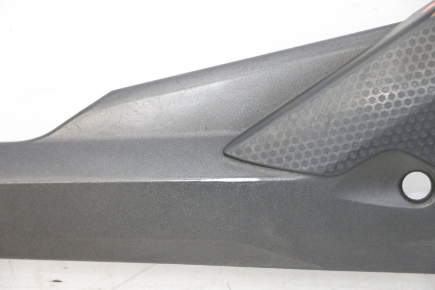 photo de PLATINE CALE PIED AVANT DROIT YAMAHA XJ6 ABS 600 (2008 - 2016)