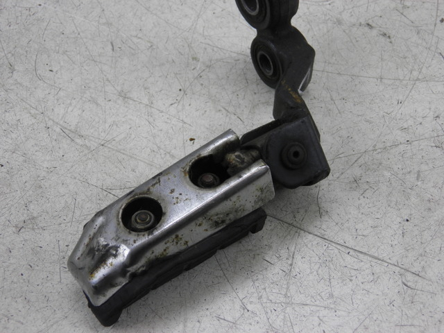 photo de PLATINE CALE PIED AVANT DROIT YAMAHA XJ F 900 (1983 - 1994)