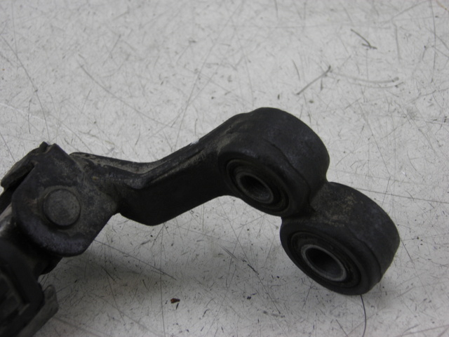 photo de PLATINE CALE PIED AVANT DROIT YAMAHA XJ F 900 (1983 - 1994)