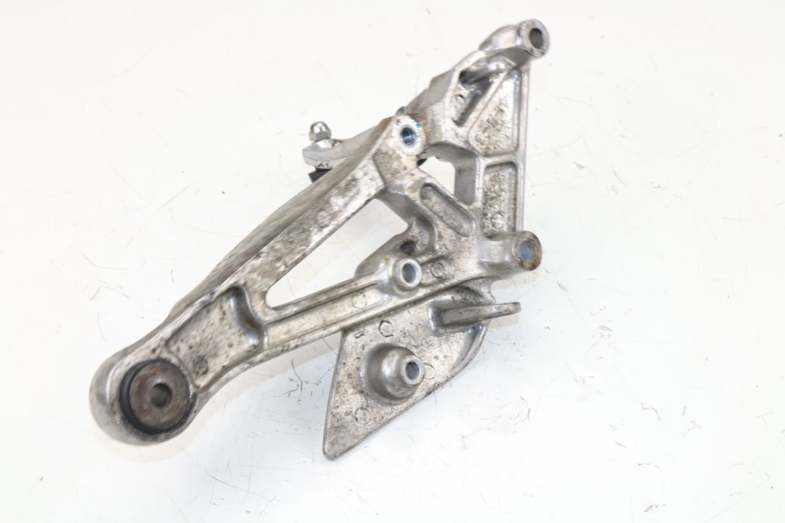 photo de PLATINE CALE PIED AVANT DROIT YAMAHA XJN DIVERSION 600 (2000 - 2003)