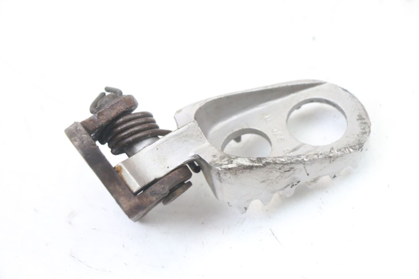 photo de PLATINE CALE PIED AVANT DROIT YAMAHA YZ 125 (2006 - 2016)