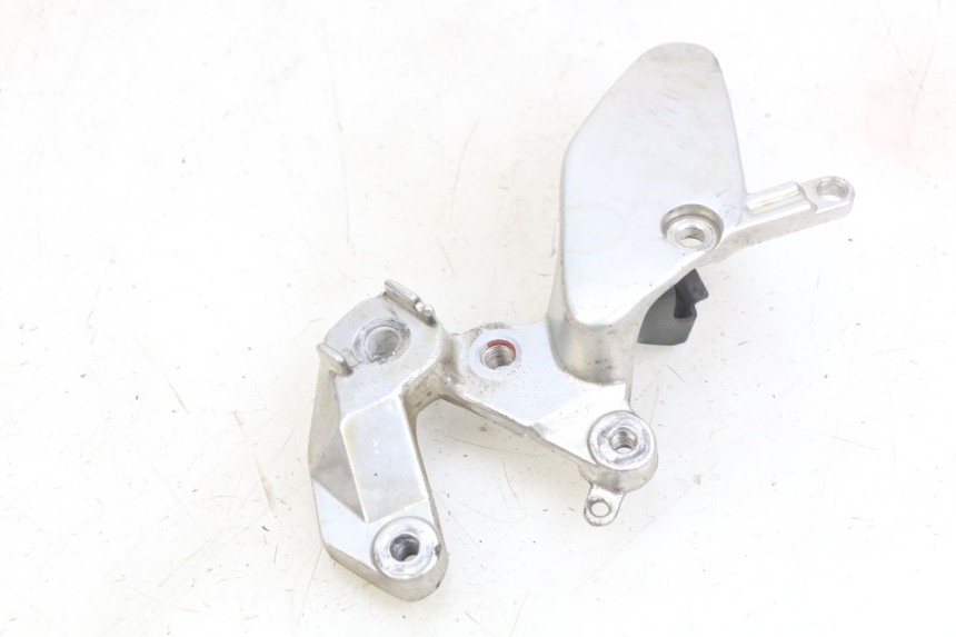 photo de PLATINE CALE PIED AVANT DROIT YAMAHA YZF R THUNDERCAT 600 (1996 - 2003)