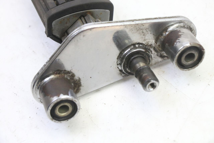 photo de PLATINE CALE PIED AVANT GAUCHE APRILIA CLASSIC 125 (1995 - 2001)