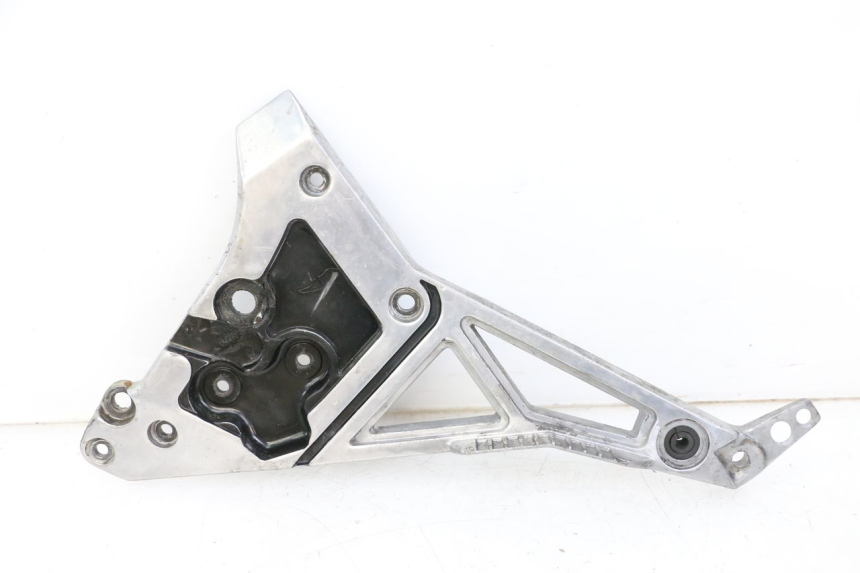 photo de PLATINE CALE PIED AVANT GAUCHE YAMAHA FJ 36Y 1100 (1984 - 1985)