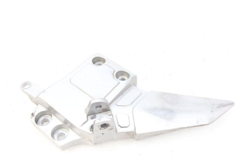 photo de PLATINE CALE PIED AVANT GAUCHE YAMAHA FJR ABS 1300 (2016 - 2020)