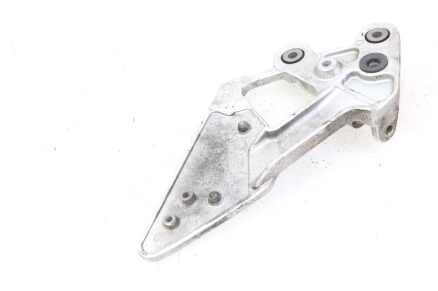 photo de PLATINE CALE PIED AVANT GAUCHE YAMAHA FZ6 FAZER S2 600 (2007 - 2011)