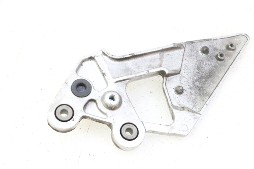 photo de PLATINE CALE PIED AVANT GAUCHE YAMAHA FZ6 FAZER S2 600 (2007 - 2011)