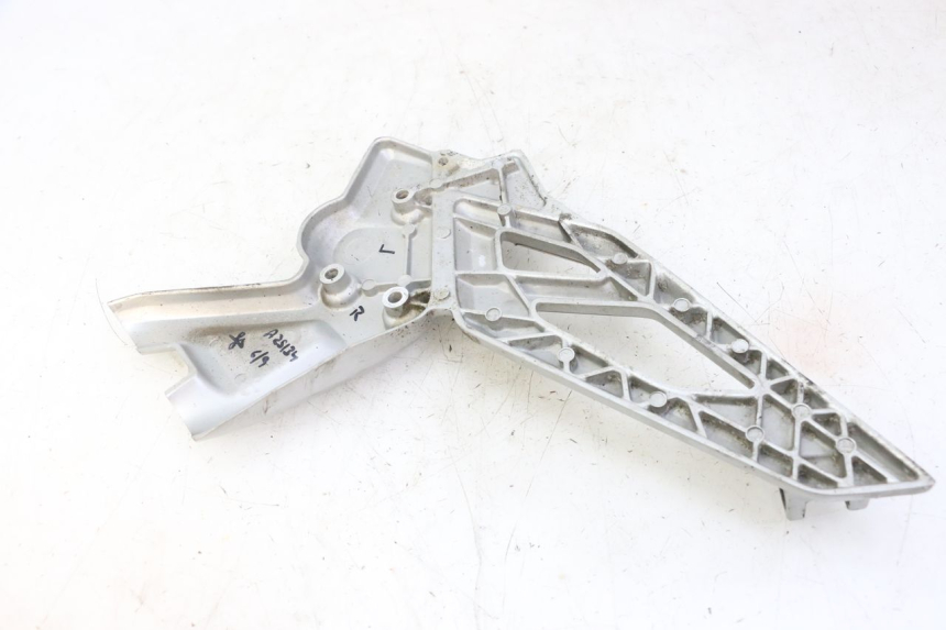 photo de PLATINE CALE PIED AVANT GAUCHE BMW G310 R 310 (2016 - 2020)