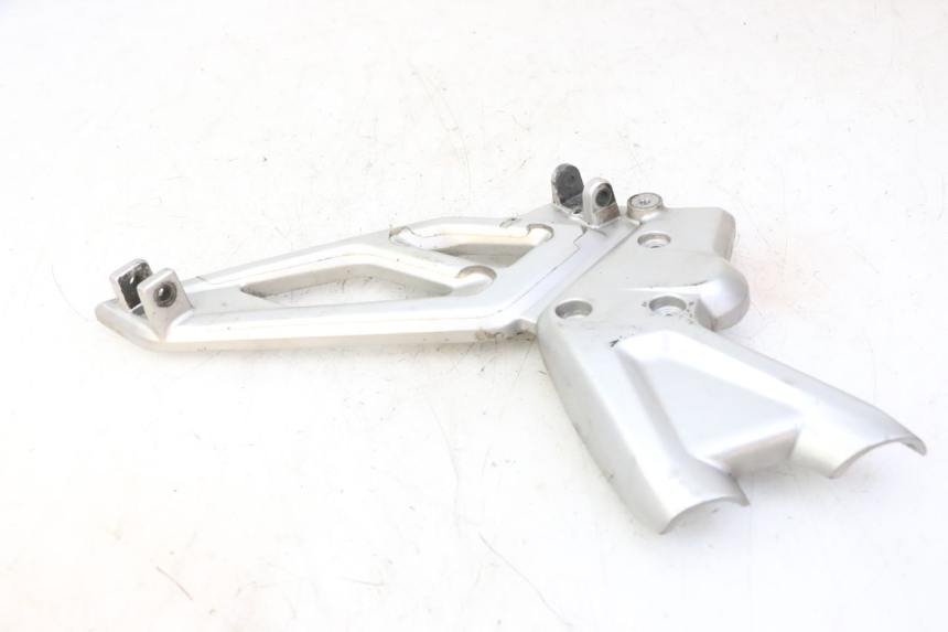 photo de PLATINE CALE PIED AVANT GAUCHE BMW G310 R 310 (2016 - 2020)