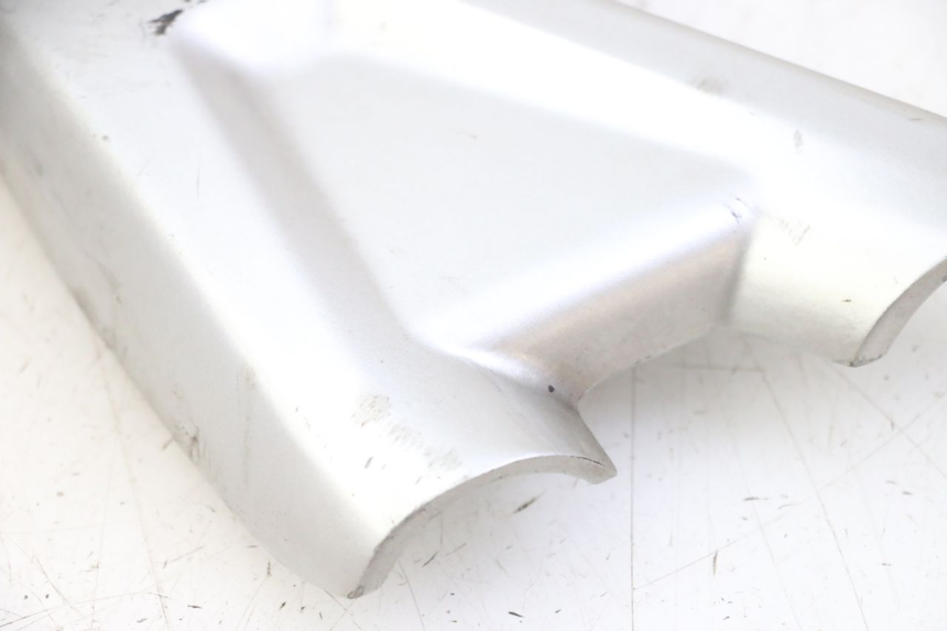 photo de PLATINE CALE PIED AVANT GAUCHE BMW G310 R 310 (2016 - 2020)