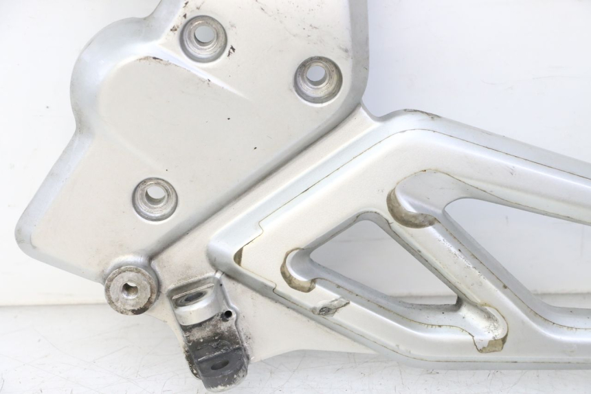 photo de PLATINE CALE PIED AVANT GAUCHE BMW G310 R 310 (2016 - 2020)