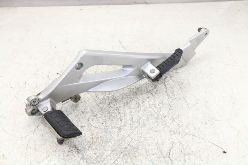 photo de PLATINE CALE PIED AVANT GAUCHE HONDA NTV DEAUVILLE 650 (2001 - 2006)