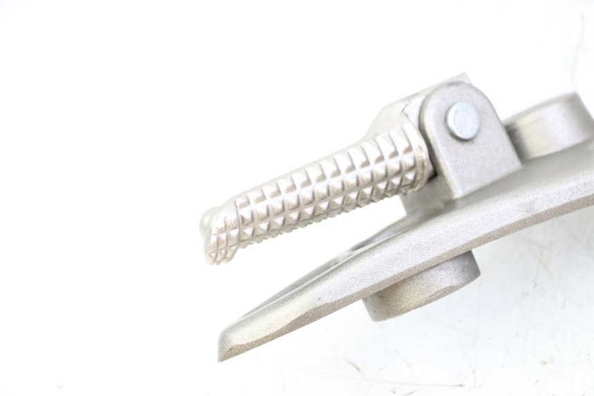 photo de PLATINE CALE PIED AVANT GAUCHE KIDEN KD125-G 125 (2018 - 2022)