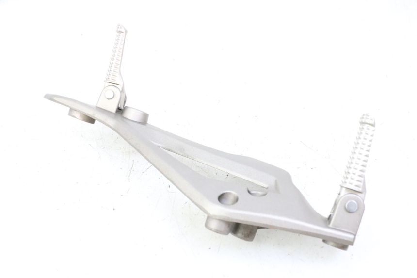 photo de PLATINE CALE PIED AVANT GAUCHE KIDEN KD125-G 125 (2018 - 2022)