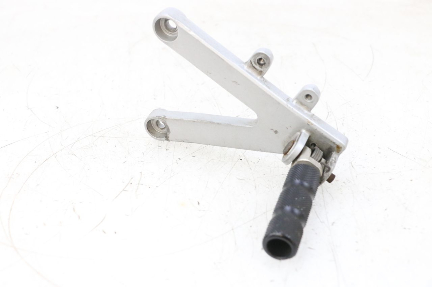 photo de PLATINE CALE PIED AVANT GAUCHE HONDA NSR R 125 (1994 - 2003) - Vue principale