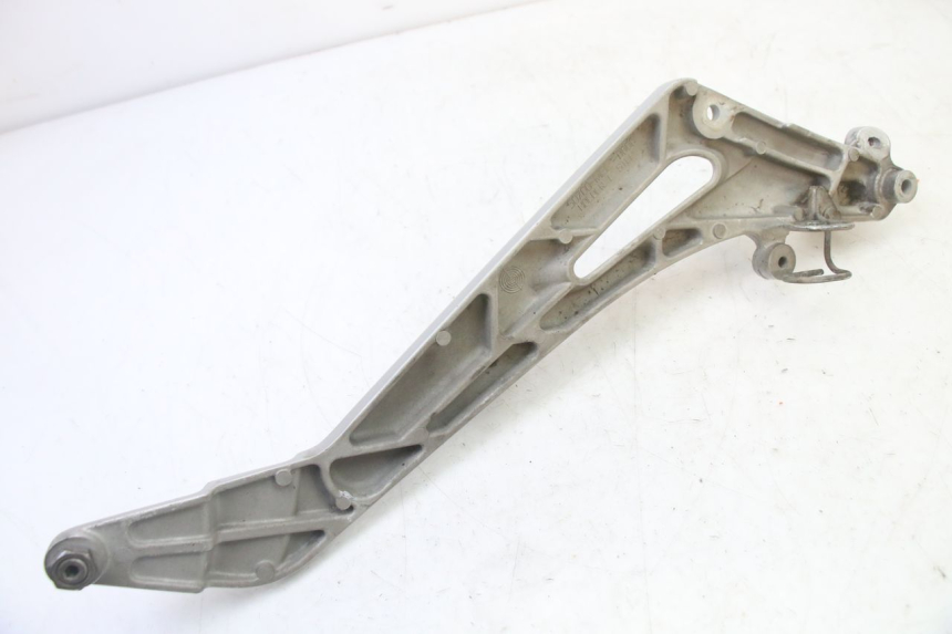 photo de PLATINE CALE PIED AVANT GAUCHE HONDA NTV DEAUVILLE 650 (2001 - 2006)