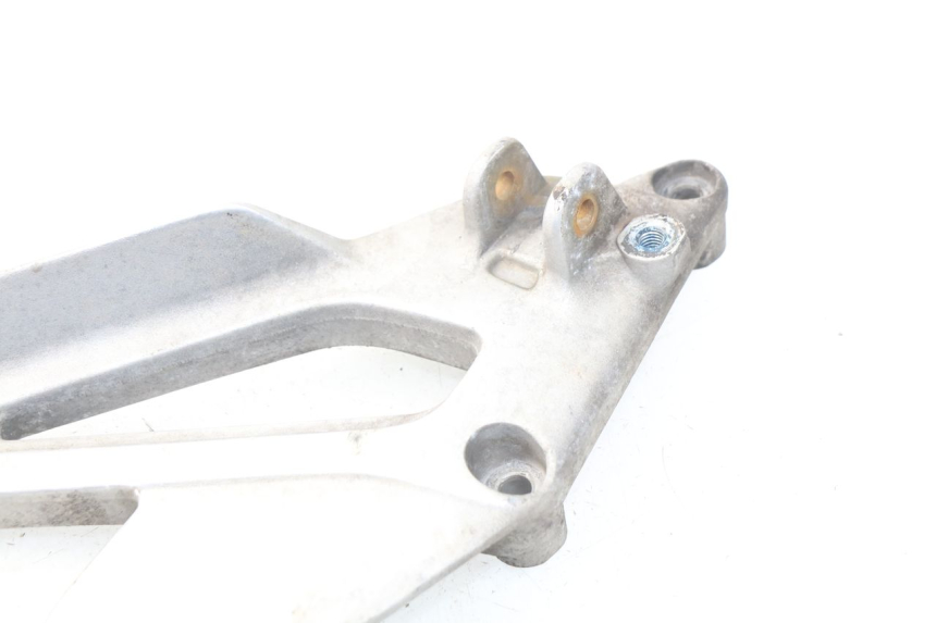 photo de PLATINE CALE PIED AVANT GAUCHE YAMAHA XJ600 XJ DIVERSION 600 (1992 - 1997)