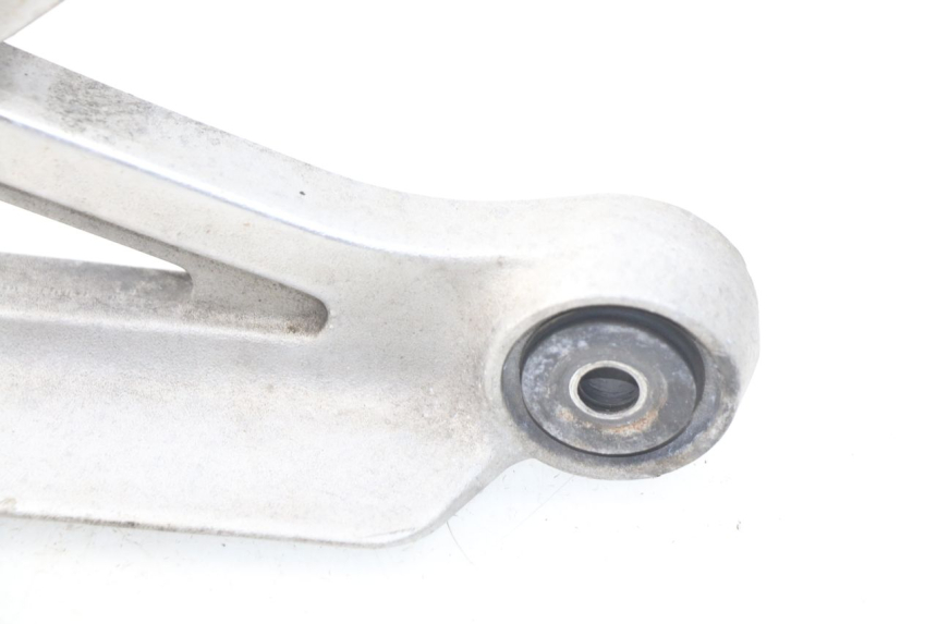 photo de PLATINE CALE PIED AVANT GAUCHE YAMAHA XJ600 XJ DIVERSION 600 (1992 - 1997)