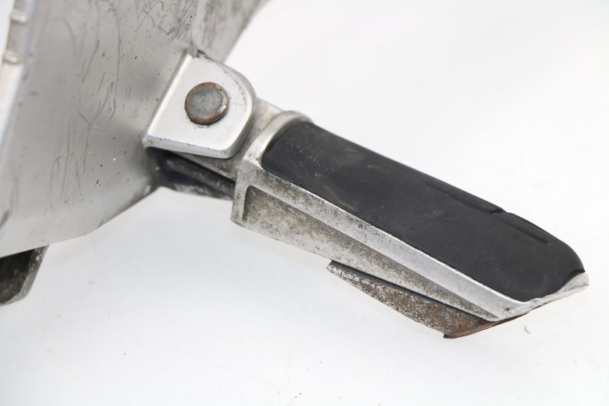 photo de PLATINE CALE PIED AVANT GAUCHE YAMAHA FJR ABS 1300 (2006 - 2012)