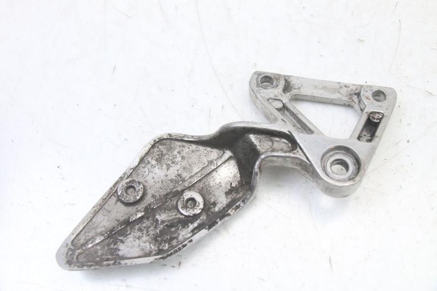 photo de PLATINE CALE PIED AVANT GAUCHE YAMAHA FZS FAZER 600 (2001 - 2003)