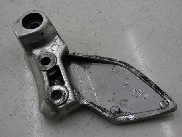 photo de PLATINE CALE PIED AVANT GAUCHE YAMAHA XJR 1300 (1998 - 2002) - Détail de la pièce