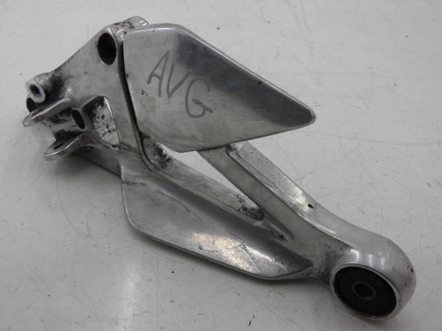 photo de PLATINE CALE PIED AVANT GAUCHE YAMAHA XJS DIVERSION 600 (1997 - 1999)