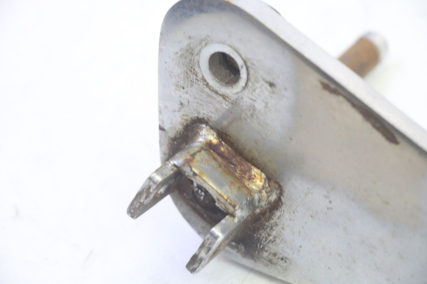 photo de PLATINE CALE PIED AVANT GAUCHE KYMCO ZING 125 (1997 - 2003) - Zoom état d’usage