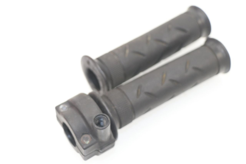 photo de POIGNEE ACCELERATEUR HONDA CBF 125 (2009 - 2015)