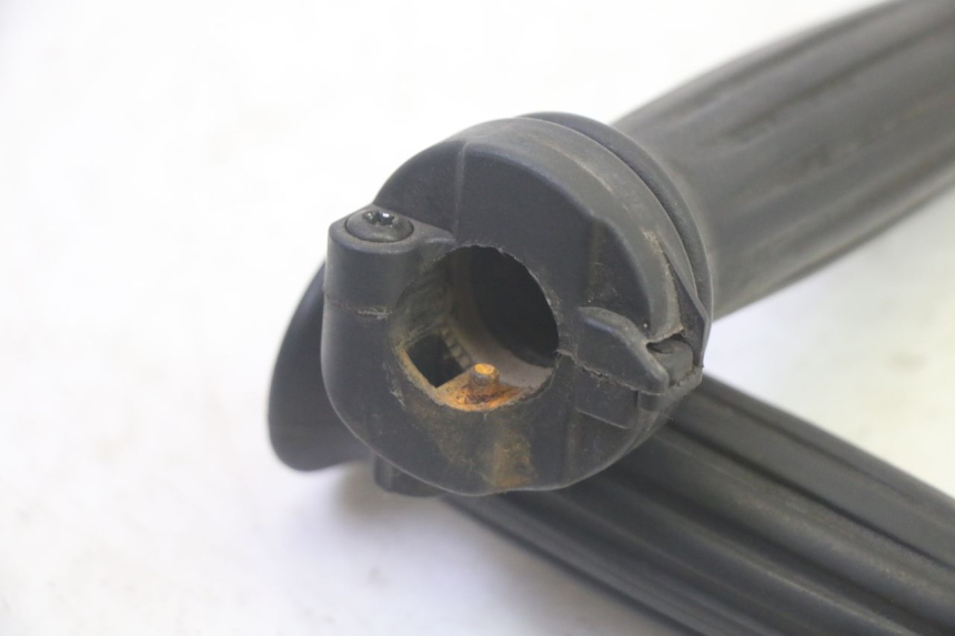 photo de POIGNEE ACCELERATEUR PEUGEOT DJANGO 4T 50 (2014 - 2019) - Zoom état d’usage