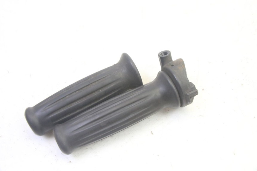 photo de POIGNEE ACCELERATEUR PEUGEOT DJANGO 4T 50 (2014 - 2019) - Gros plan technique