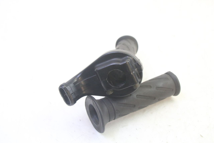 photo de POIGNEE ACCELERATEUR SUZUKI DL V STROM 1000 (2002 - 2007) - Zoom état d’usage