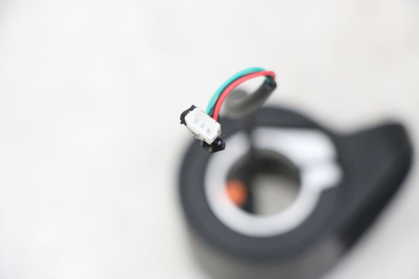 photo de POIGNEE ACCELERATEUR SEGWAY NINEBOT E2 1
