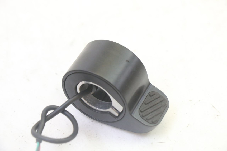 photo de POIGNEE ACCELERATEUR SEGWAY NINEBOT F65I 1