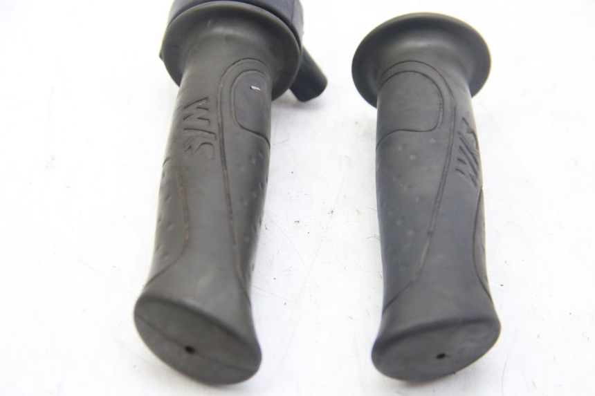 photo de POIGNEE ACCELERATEUR SYM FIDDLE 2 50 (2008 - 2013)