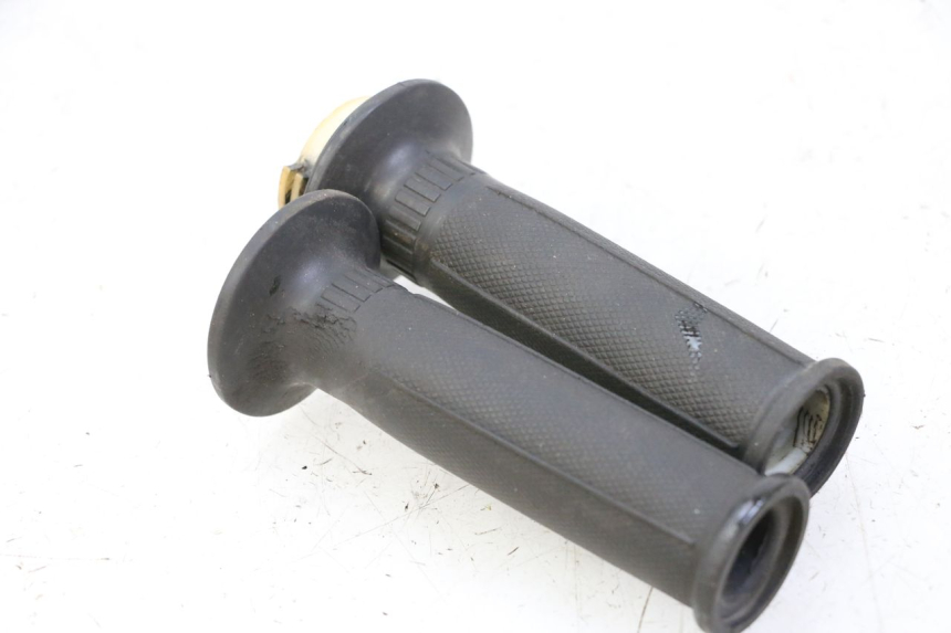 photo de POIGNEE ACCELERATEUR YAMAHA FJ 36Y 1100 (1984 - 1985)