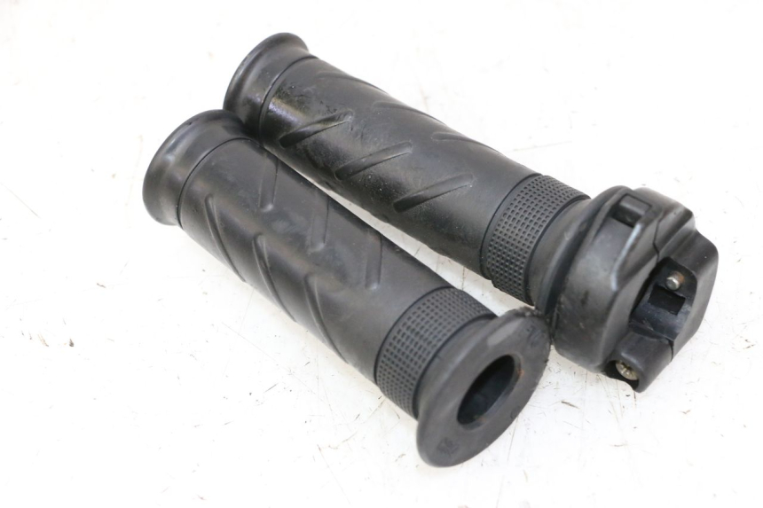 photo de POIGNEE ACCELERATEUR DAELIM HISTORY 125 (2001 - 2002)