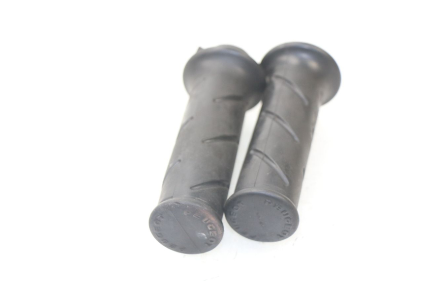 photo de POIGNEE ACCELERATEUR PEUGEOT KISBEE 2T 50 (2010 - 2017)