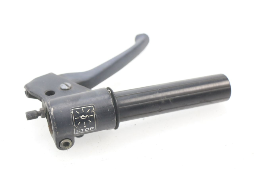 photo de POIGNEE ACCELERATEUR PEUGEOT LUDIX ONE 50 (2005 - 2008) - Gros plan technique