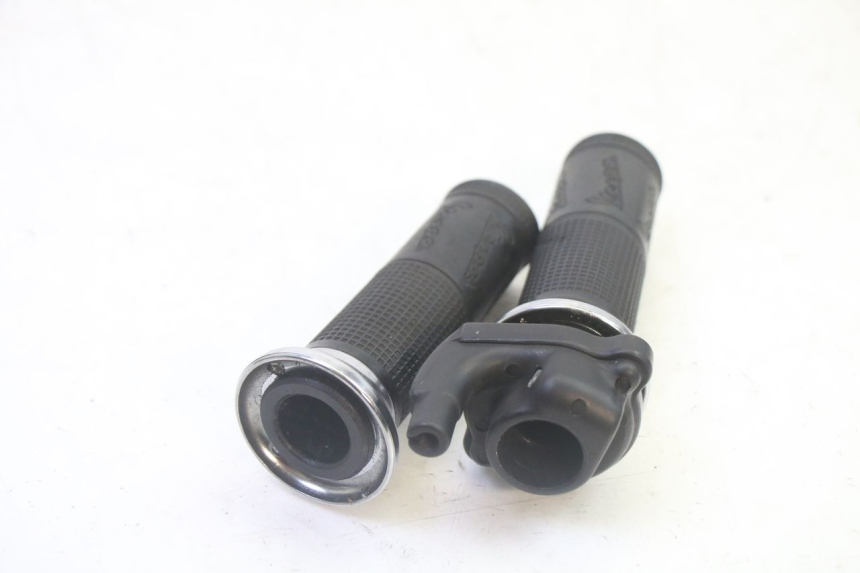 photo de POIGNEE ACCELERATEUR PIAGGIO LXV 4T 50 (2009 - 2013)