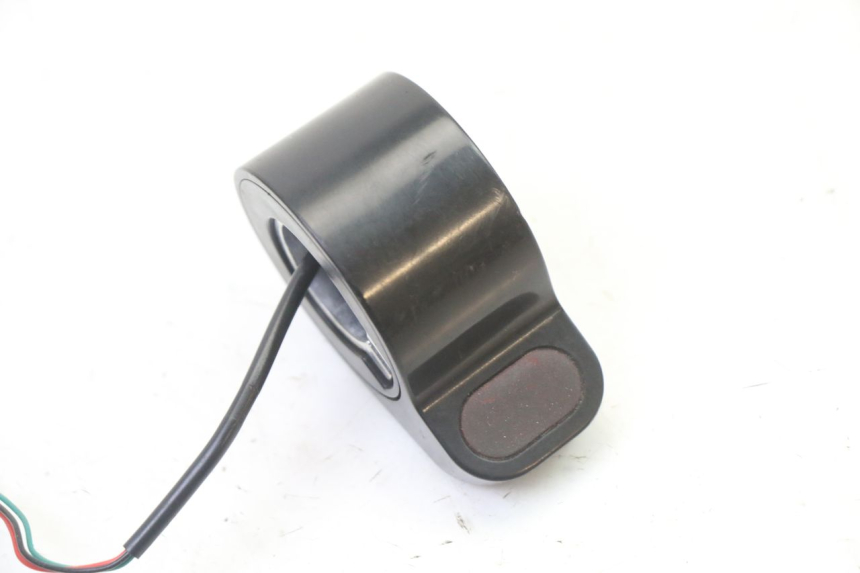 photo de POIGNEE ACCELERATEUR XIAOMI MI PRO 2 1
