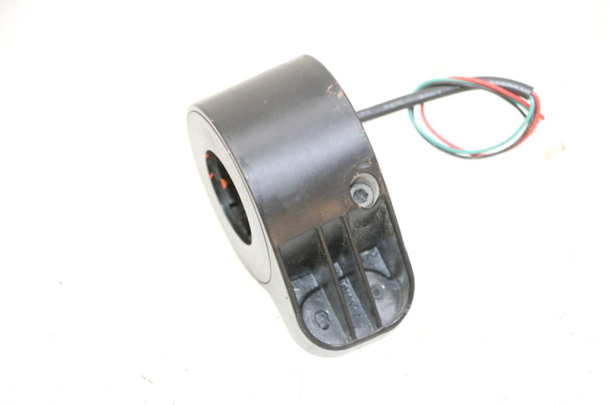 photo de POIGNEE ACCELERATEUR XIAOMI MI PRO 2 1