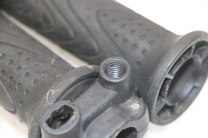 photo de POIGNEE ACCELERATEUR PIAGGIO MP3 LT 300 (2010 - 2016)